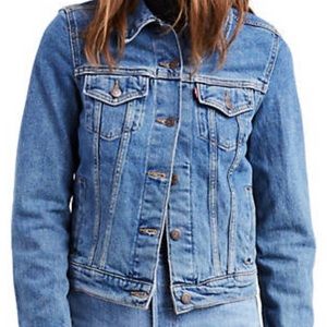 Levi’s Original Trucker Denim Jacket size medium